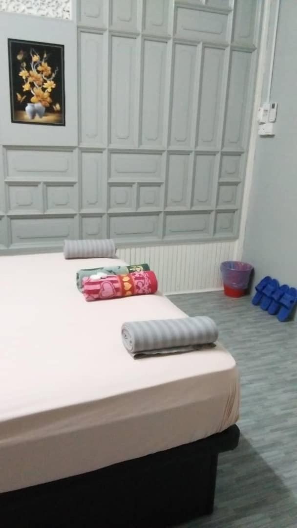 Ila Homestay Kuala Besut Jetty Екстер'єр фото