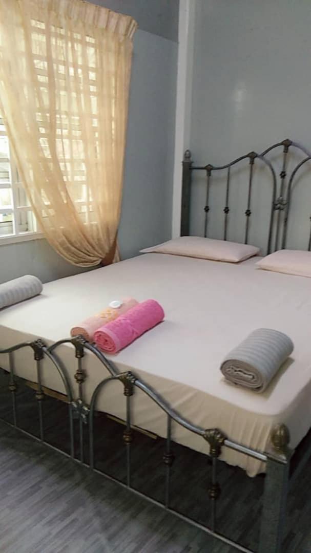 Ila Homestay Kuala Besut Jetty Екстер'єр фото